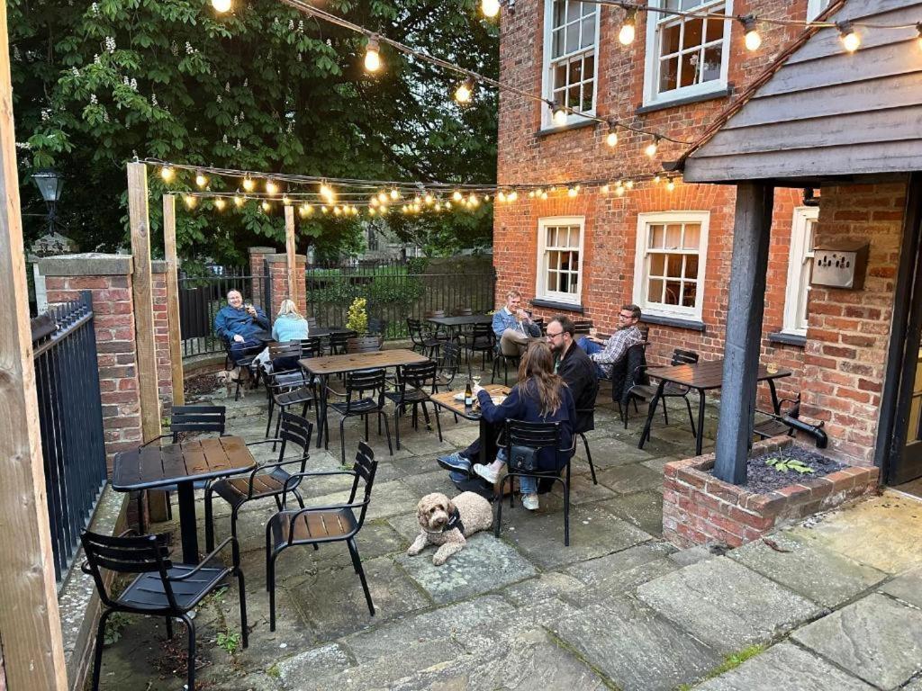 The Mitre Inn Knaresborough Esterno foto