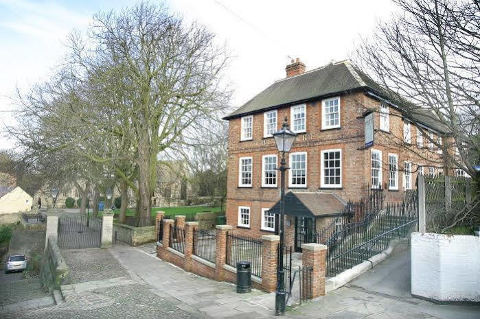 The Mitre Inn Knaresborough Esterno foto