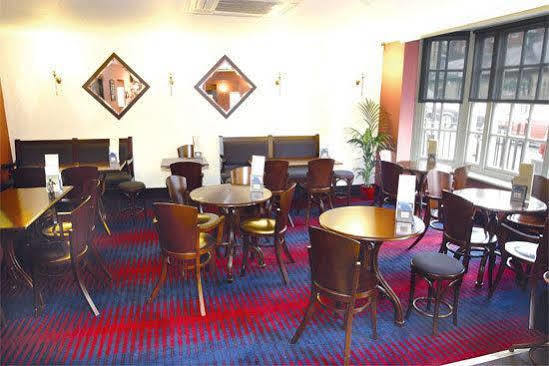 The Mitre Inn Knaresborough Esterno foto